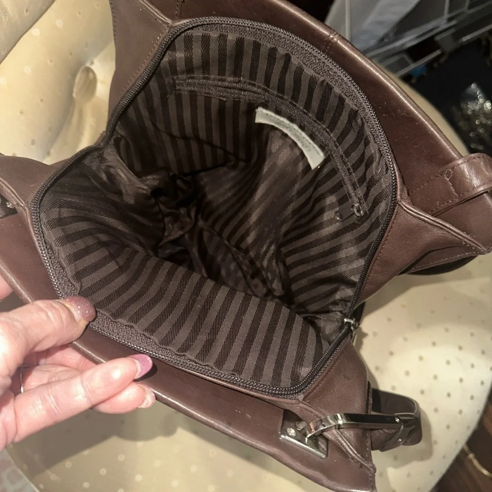 Elegant Brown Leather unisex Bag (NWOT )